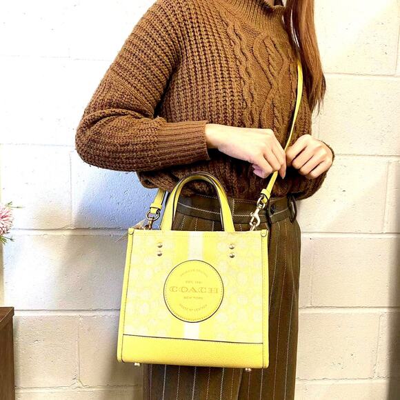 Coach C8417 Dempsey Tote 22 In Signature Jacquard In Gold/Retro Yellow Multi - Picture 10 of 10